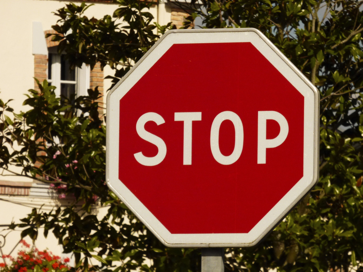 Fotos gratis : la carretera, firmar, cartel de la calle, Señalización ... Stop Wasting Money: Do This Instead